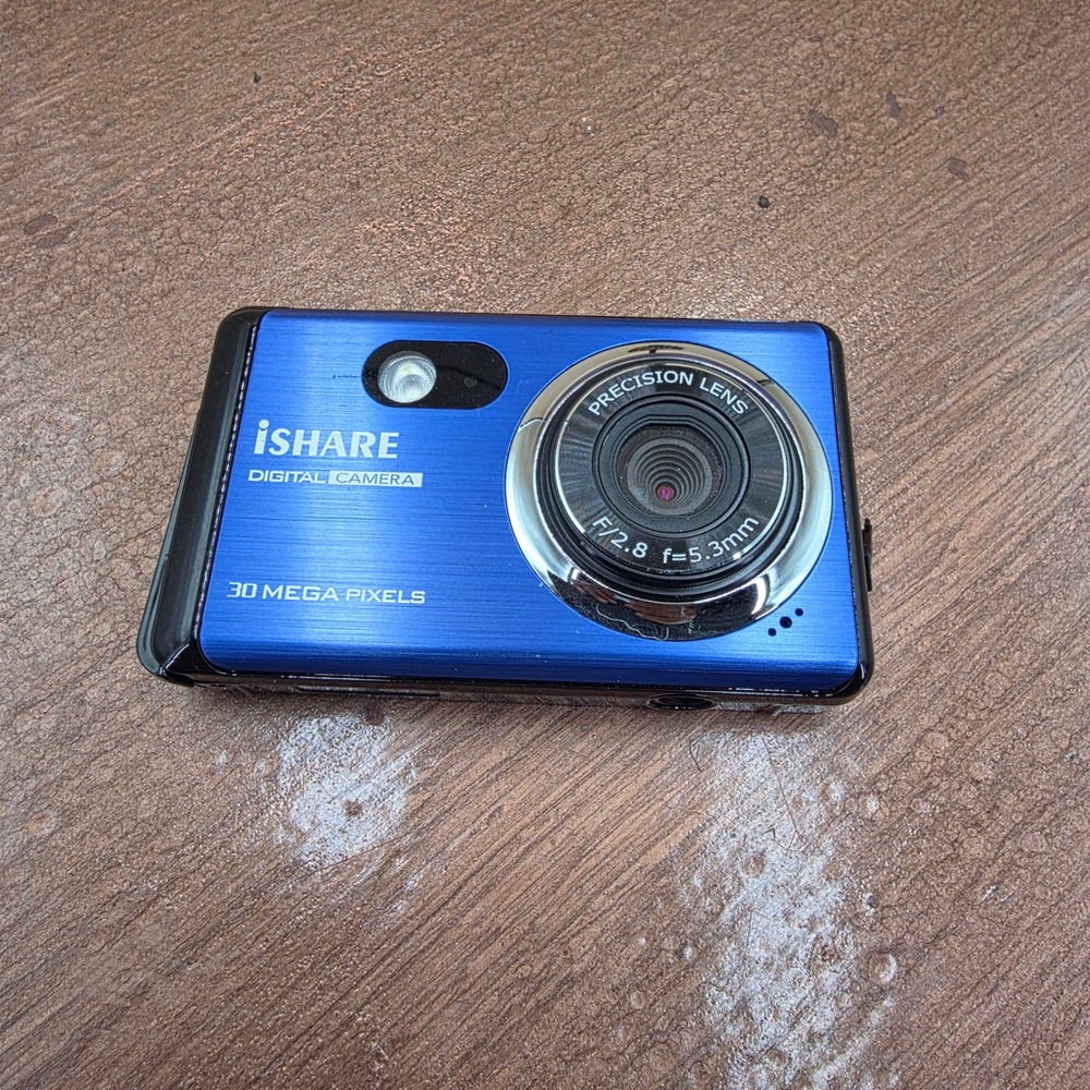 iSHARE Digital Camera 30MP Precision Lens F/2.8 Blue Point and ShootGDB2304A1473